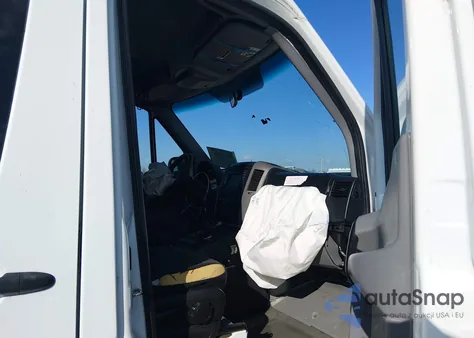 2017 Mercedes-Benz Sprinter 2500 Standard Roof V6 из США, поврежденный, VIN WD3PE7CDXHP564355